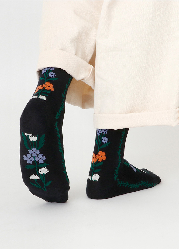 串珠花圈高筒織紋襪